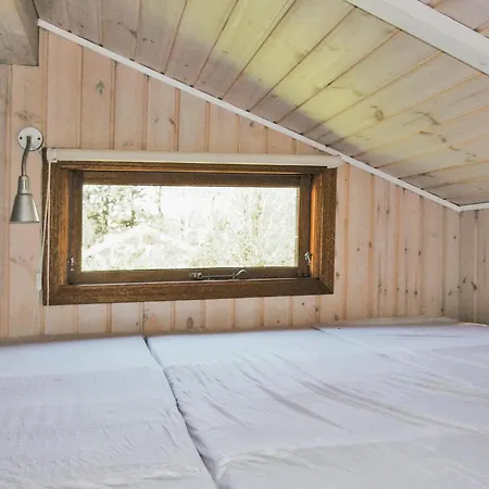 4 Bedroom Awesome Home In Tranekaer בית נופש *
