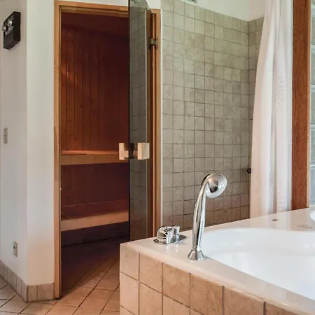 4 Bedroom Awesome In Tranekaer * Skattebolle