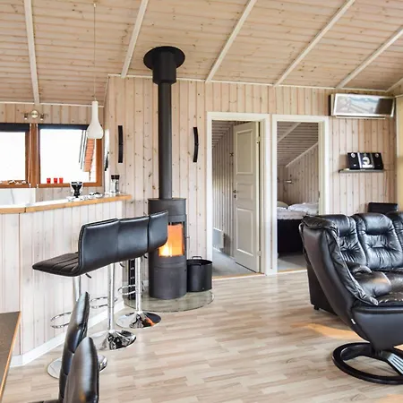 4 Bedroom Awesome In Tranekaer Skattebolle