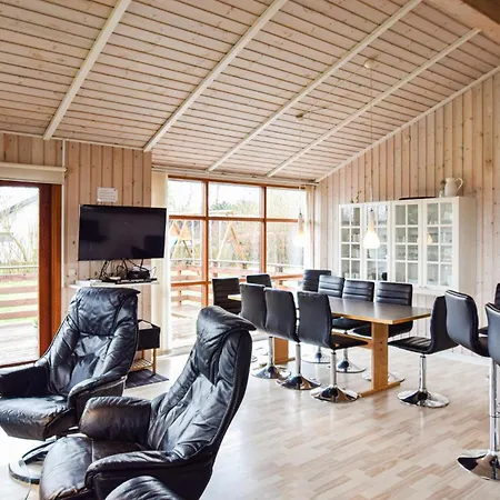 4 Bedroom Awesome In Tranekaer * Skattebolle